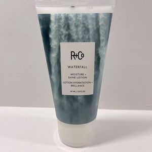 Leave-in lotion.Light and hydrating lotion for fine to medium hair.